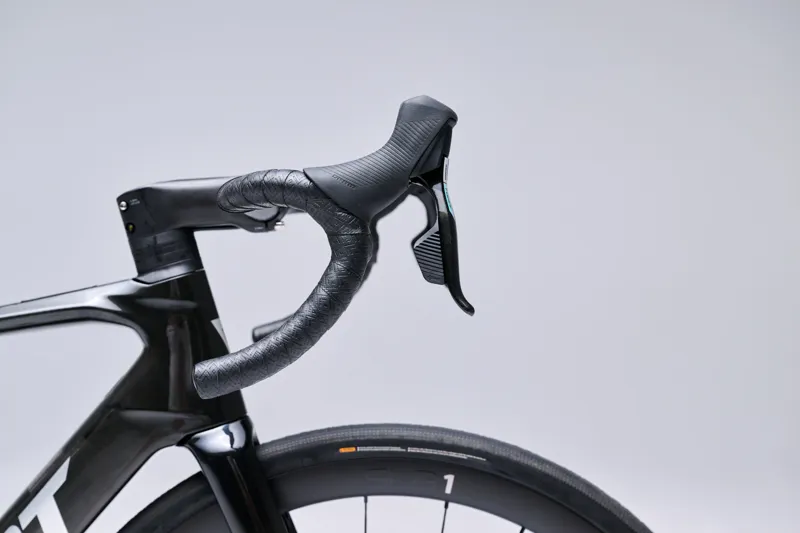 Giant Defy Advanced E+ Elite 1 E-Road Bike In Raw Carbon-4