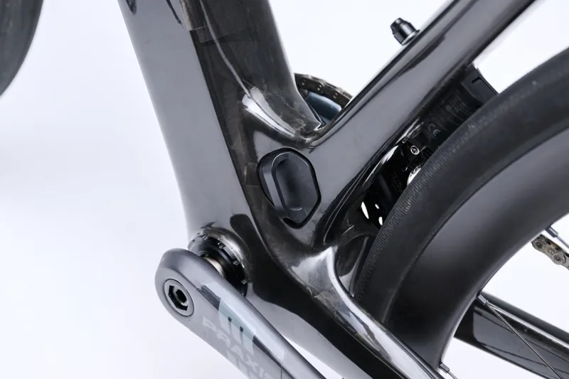 Giant Defy Advanced E+ Elite 1 E-Road Bike In Raw Carbon-12